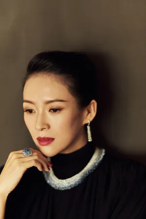 章子怡黑纱长裙优雅写真图片_3