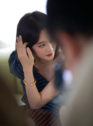 蓝盈莹知性优雅写真图片