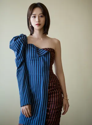 蓝盈莹知性优雅写真图片_7