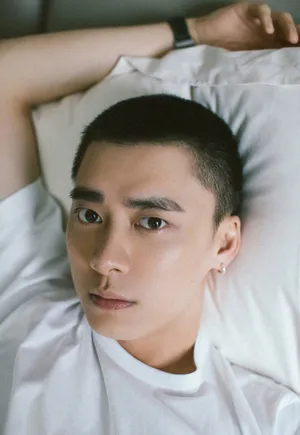 李易峰孔雀蓝西装帅气图片_5