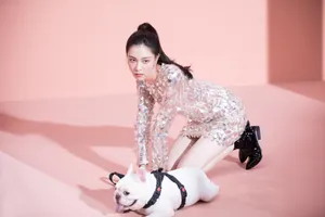 宋妍霏亮片裙优雅浪漫写真图片_2