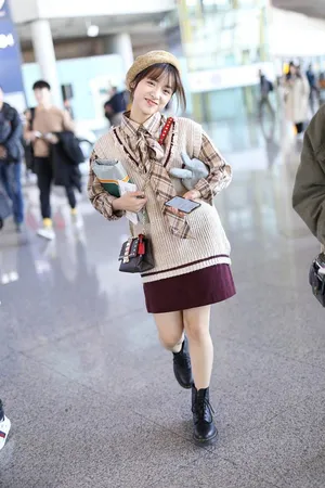 沈月学院风甜美可爱机场图片