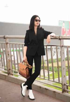 陈数酷黑靓丽街拍图片_4