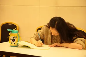 倪妮暖色调气质写真图片_12