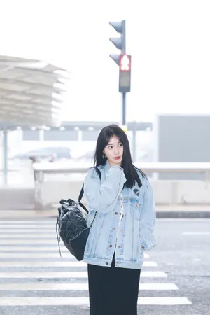 李菲儿休闲甜美机场照图片_5