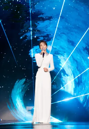 刘涛白色开叉礼服性感图片_3