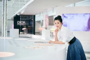 李冰冰恬静清爽活动照图片_5