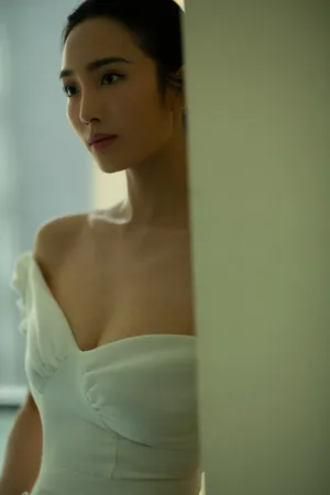 王紫璇露肩裙高贵典雅写真图片_4