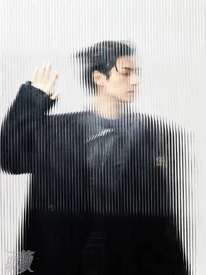 罗云熙俊逸古装写真图片_1