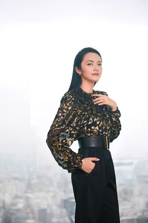 姚晨时尚摩登光影写真图片_1