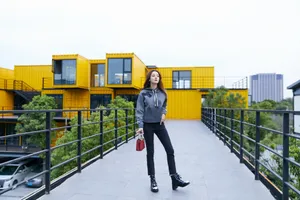 迪丽热巴时尚性感街拍写真图片