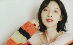 张俪薰衣草妆养眼写真图片