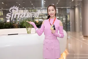 宣璐粉色清新甜美写真图片