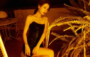 孙怡黑色抹胸礼服性感写真图片_7