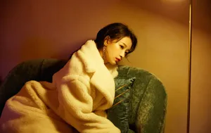 孙怡黑色抹胸礼服性感写真图片_8