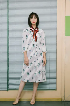 蓝盈莹清新温婉写真图片_3