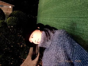 张艺上毛衣私服街拍照图片_3