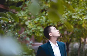 李易峰帅气寸头写真图片第1张