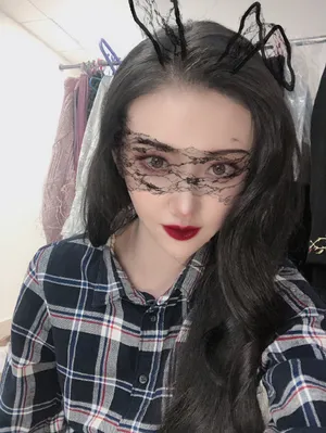 景甜万圣节鬼怪妆自拍图片_1