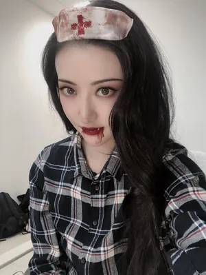 景甜万圣节鬼怪妆自拍图片_3