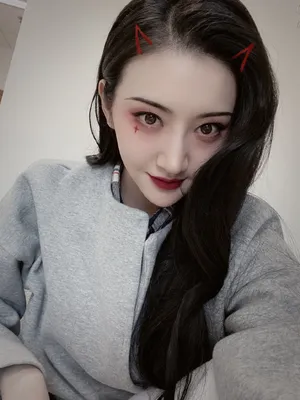 景甜万圣节鬼怪妆自拍图片_13