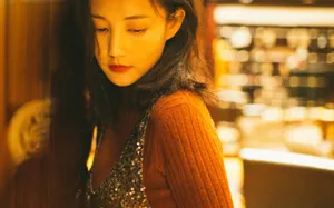 李一桐优雅知性写真图片