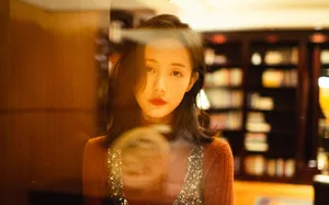 李一桐优雅知性写真图片