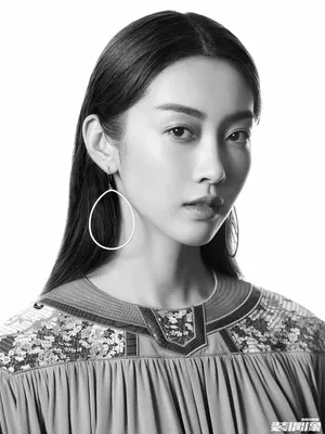 宣璐黑白质感极简性感写真图片