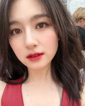 李兰迪红唇性感写真图片