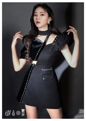 火箭少女101黑白酷飒写真图片_6