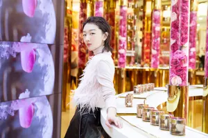 周冬雨粉嫩性感品牌活动图片_16