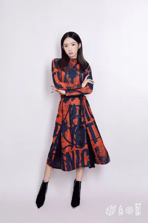 孟美岐中国风时尚写真图片_5