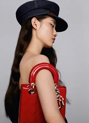 孙伊涵性感妩媚写真图片_3