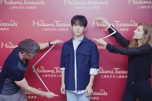 易烊千玺上海杜莎夫人蜡像馆图片