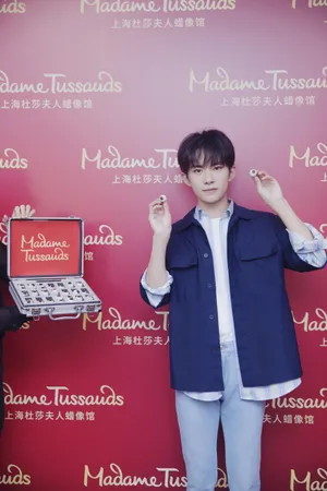 易烊千玺上海杜莎夫人蜡像馆图片_7
