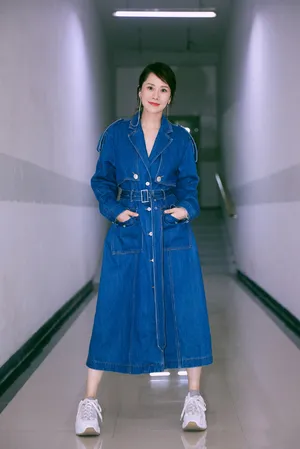 海清干练随性写真图片_1