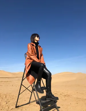 辛芷蕾沙漠风情写真图片_4