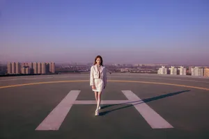 李凯馨时尚优雅写真图片