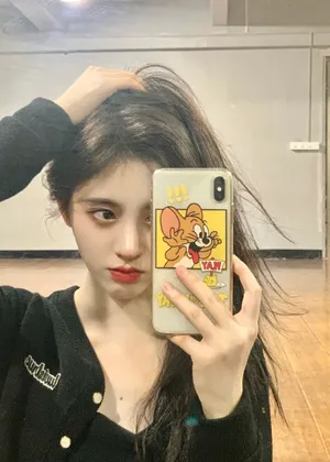 鞠婧祎唯美性感练舞照图片_3