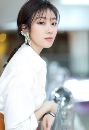 菅纫姿清爽大气写真图片