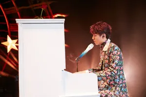 2019王俊凯无边界演唱会帅气图片_6