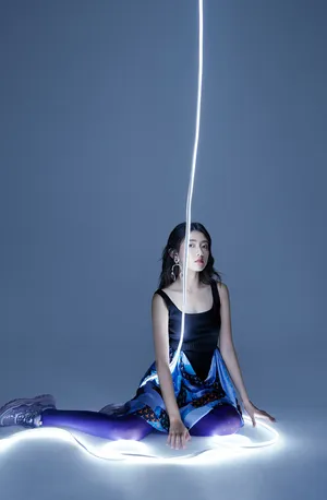 梁洁时尚鬼马杂志写真大片_1