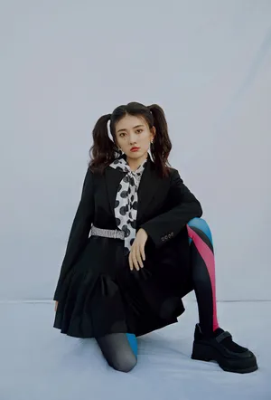 梁洁时尚鬼马杂志写真大片_2