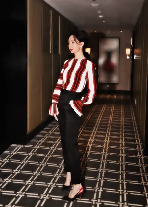 陈数优雅时尚写真图片_2