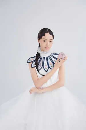 孙铱古典风清冷气质写真图片_2