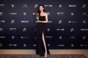 江疏影礼服性感优雅写真图片_3