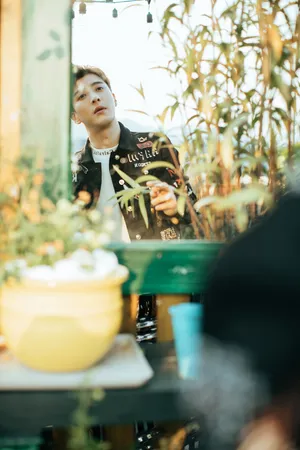 应昊茗休闲帅气写真图片_2