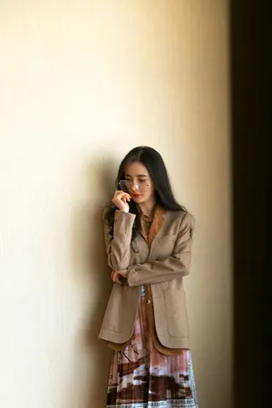 杨幂小西装利落写真图片_2