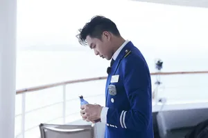 张若昀超帅制服节目剧照图片_7