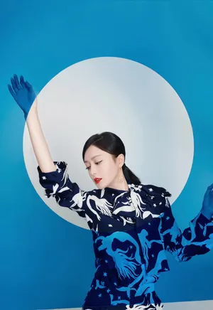 演员秦岚优雅自信性感写真